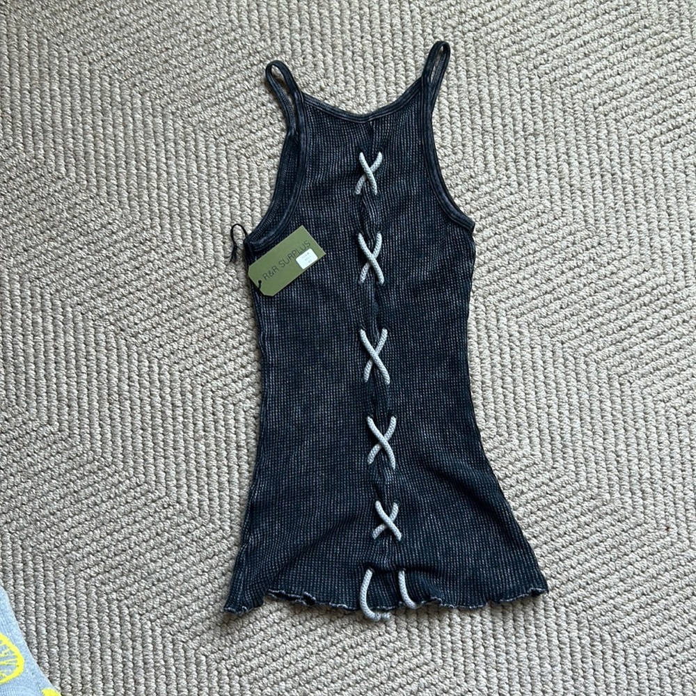R&R surplus tank nwt